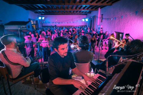 Limoges'Hop #5 - soirée d'ouverture du vendredi

Partage libre à des fins non promotionnelles ou commerciales, en créditant l'auteur (@lightexmachina).

© Alexandre - LIGHT EX MACHINA 2023, tous droits réservés.